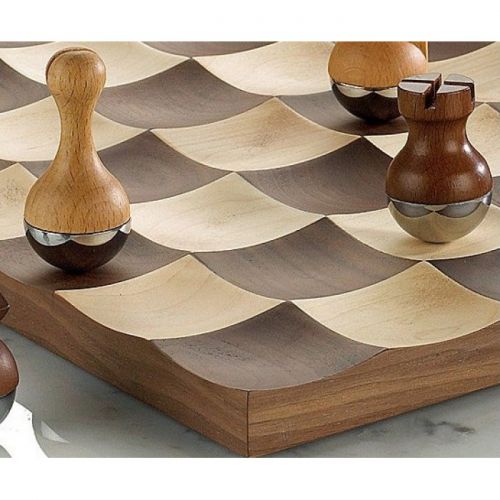 UMBRA WOBBLE CHESS SET WALNUT