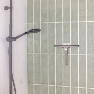 VIGAR ZENSE STAINLESS STEEL SQUEEGE WITH HANGER