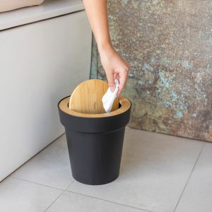 Кошче за тоалетна с люлеещ се бамбуков капак ZENSE ROUND, черен