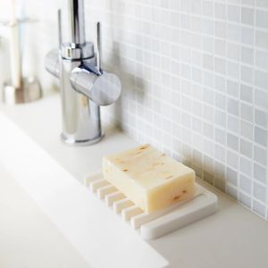YAMAZAKI Flow Self Draining Soap Tray WH