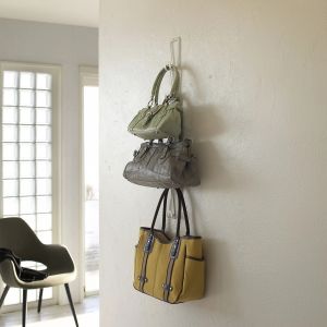 закачалка за чанти за гардероб